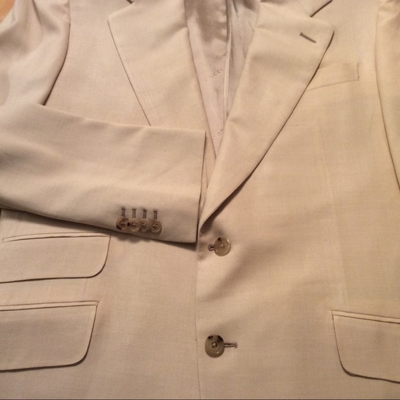 Gucci Other - GUCCI beige silk blend suit coat.  38L